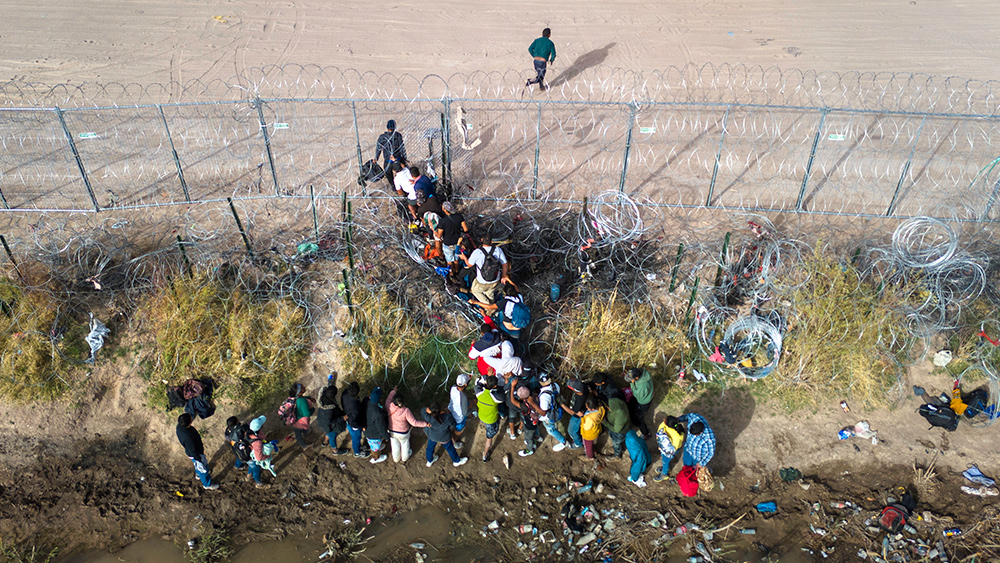 Border Migrants Illegals Invasion Coils of Razor Wire US